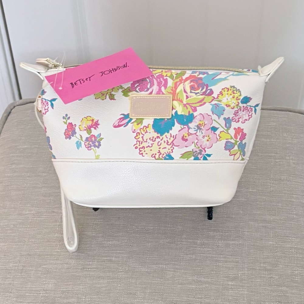 Betsey Johnson Versatile High Quality Floral Cosmetic /Wristlet Bag - Picture 8 of 10